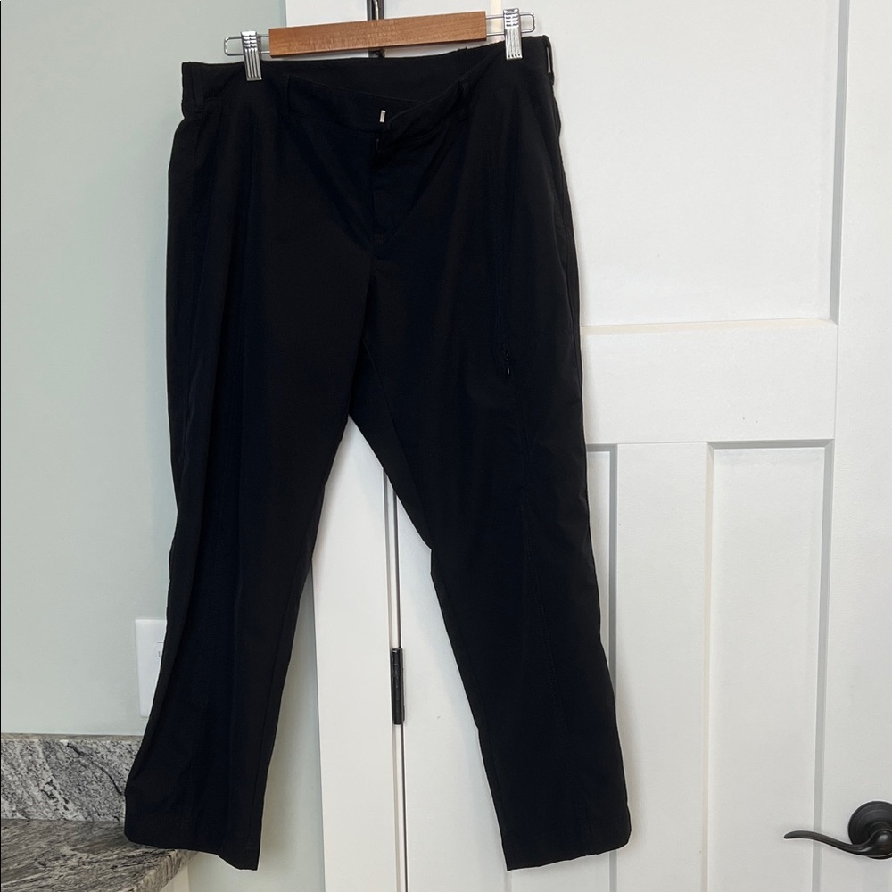 Like new condition Kirkland signature travel pants